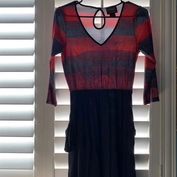 Dress - Picture 2 of 3